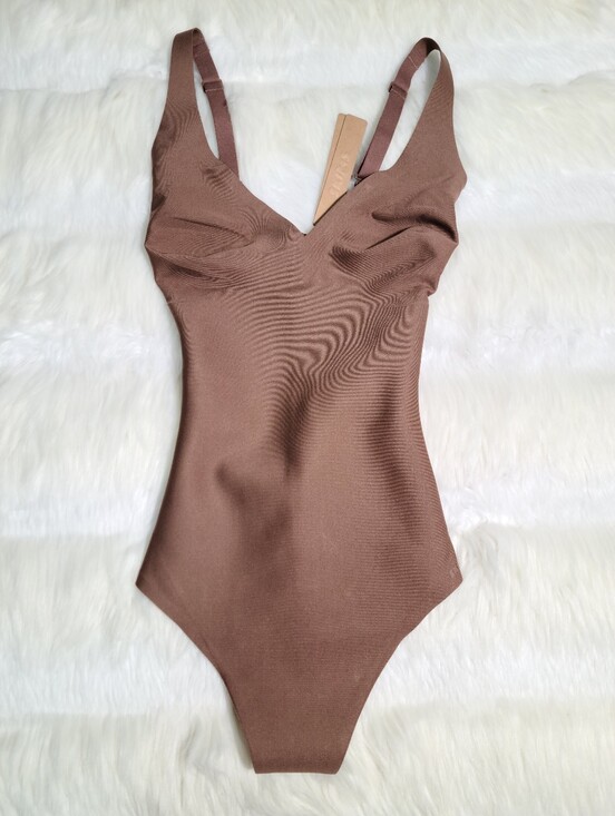 SKIMS Tops - SKIMS Body Core Sculpt Thong Bodysuit Brown Jasper Women XS NEW